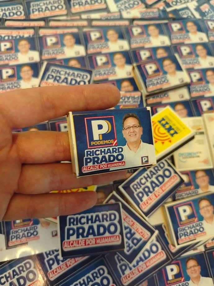 Impresión de stickers para cajas de fósforos personalizados a todo color.