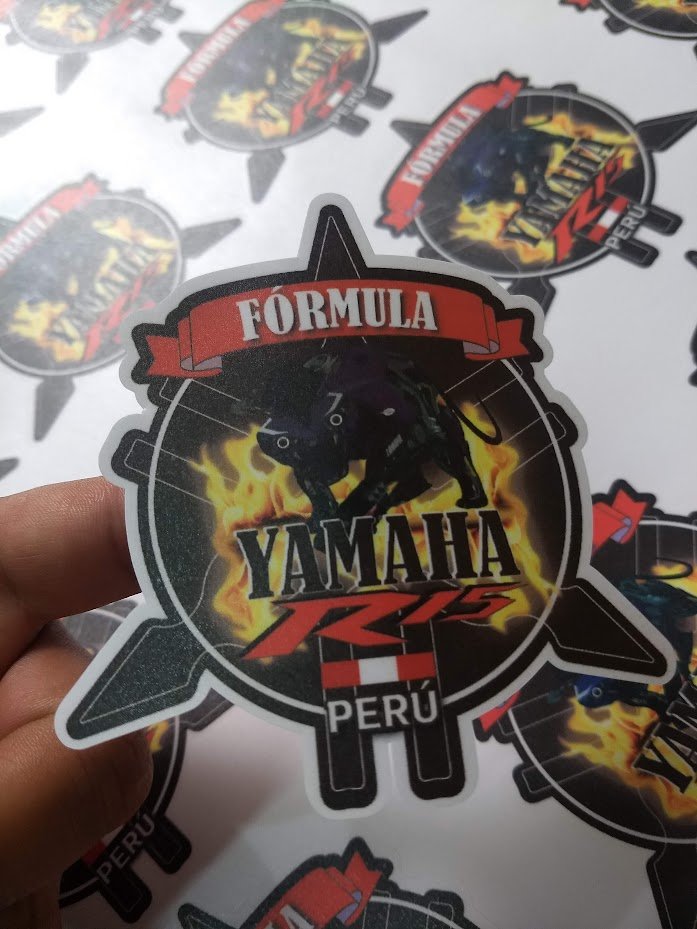 Fabricación de stickers troquelados personalizados en diversas formas