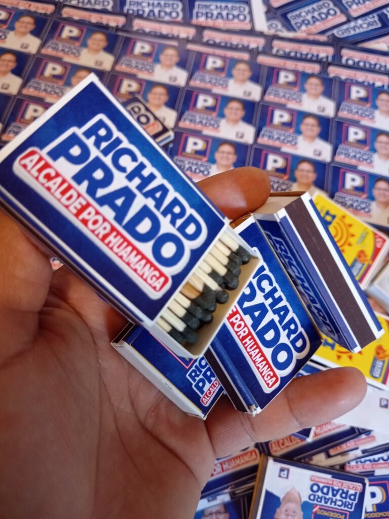 Stickers adhesivos para cajas de fósforos con diseño personalizado y excelente adherencia.