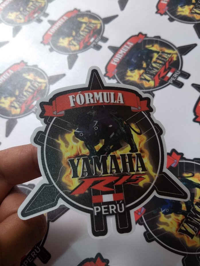 Impresión de stickers troquelados personalizados para negocios y productos
