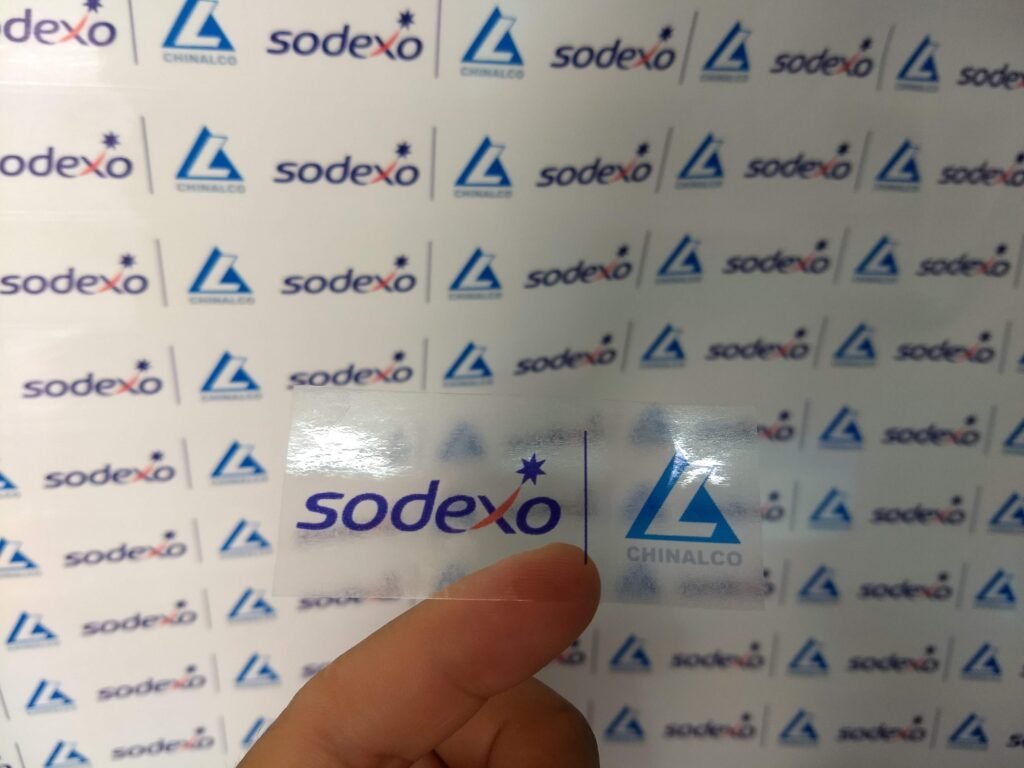 Stickers transparentes personalizados para productos y envases